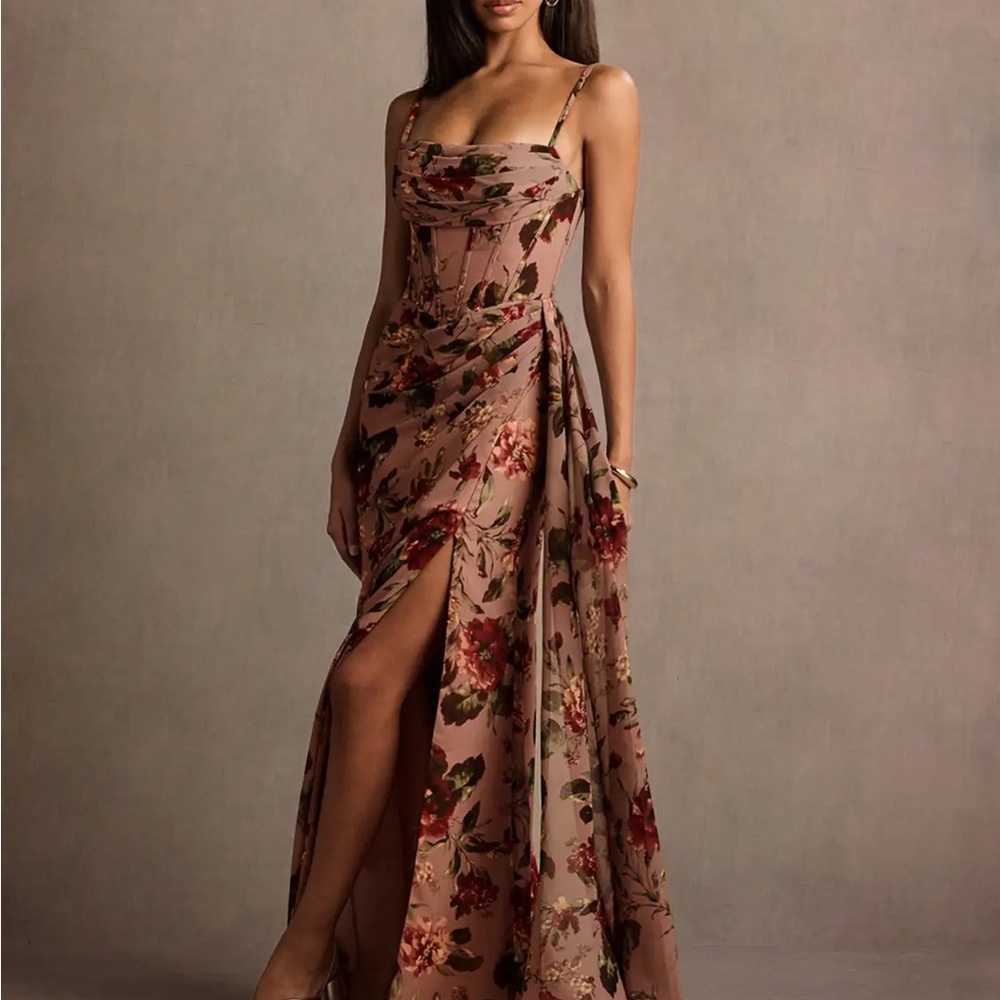 Aurra Meave Maxi Dress - Picture 2 of 11